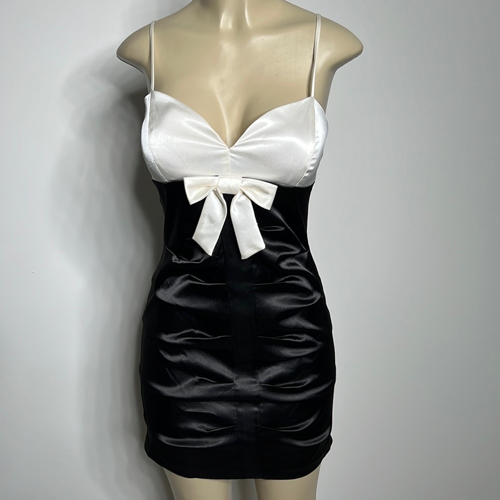 Beata Studio Las Angelas black and white satin dress size 9
